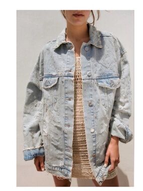 NWT Xs s Zara Distressed  oversized women Denim Jacket